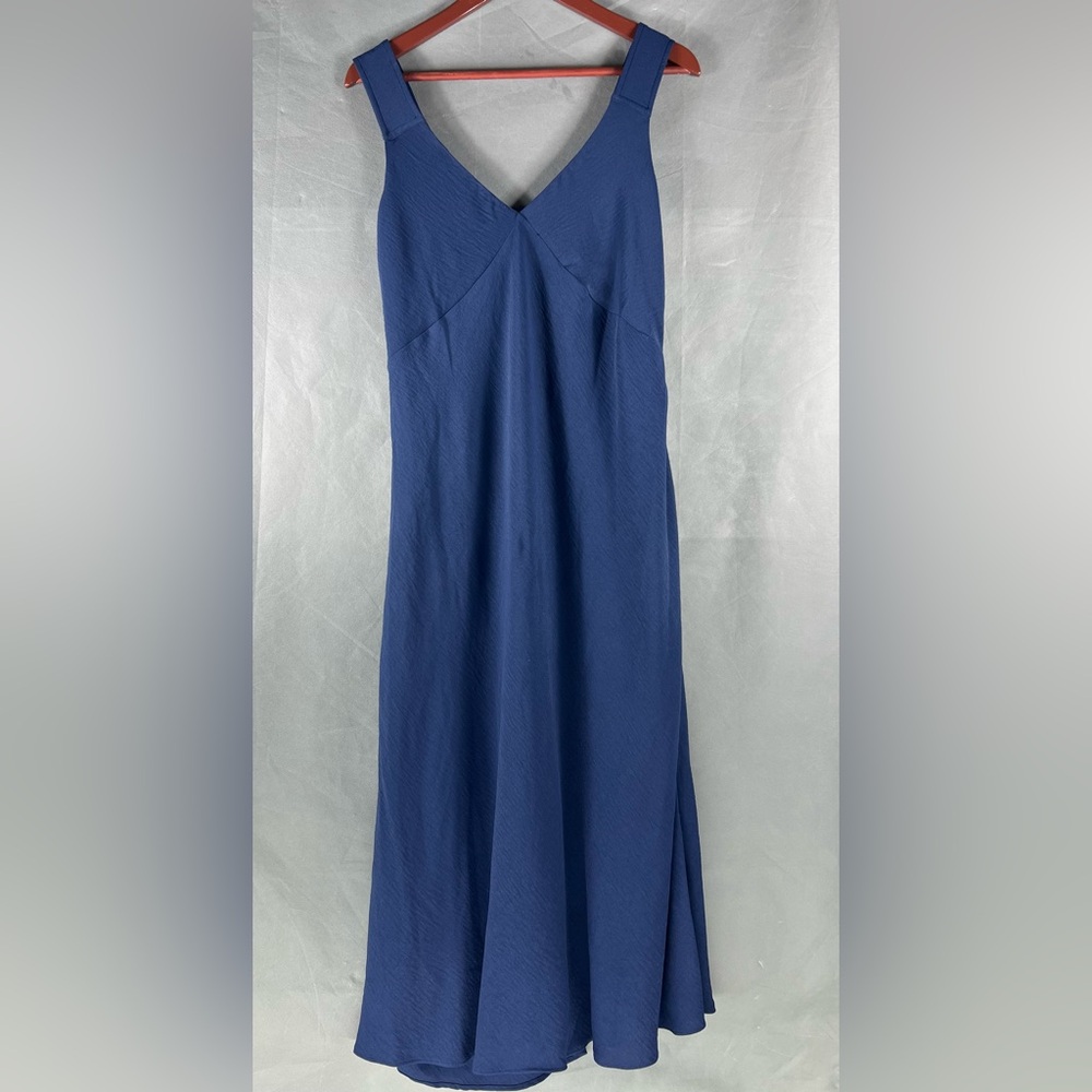 Tahari Vneck Midi Dress Size M